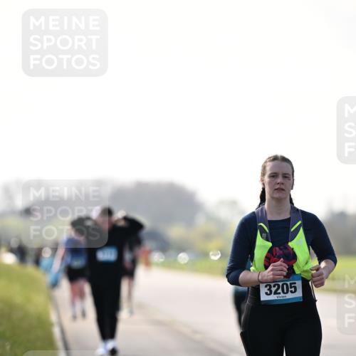 12.04.2026 - 45. Internationalen Wilhelmsburger Insellauf Dr. Thomas Lammeyer http://msf.ph/oto/9451186 12.04.2026 10:48:09 Laufen 3205 meine-sportfotos.de