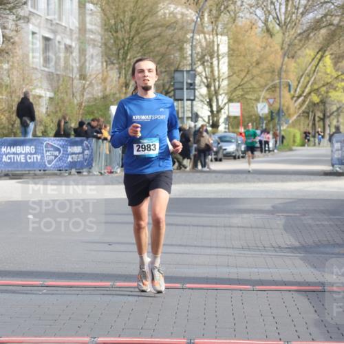 12.04.2026 - 45. Internationalen Wilhelmsburger Insellauf Strokosch-Dieckow http://msf.ph/oto/9451194 12.04.2026 10:10:23 Ziel 2983 meine-sportfotos.de