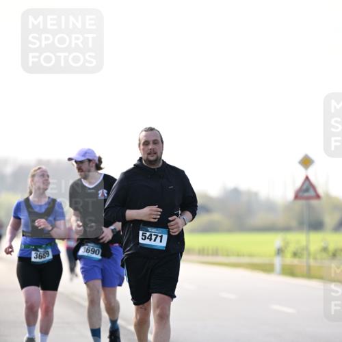 12.04.2026 - 45. Internationalen Wilhelmsburger Insellauf Dr. Thomas Lammeyer http://msf.ph/oto/9451215 12.04.2026 10:48:23 Laufen 3690, 3669, 5471 meine-sportfotos.de