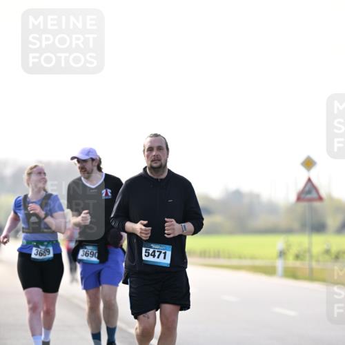 12.04.2026 - 45. Internationalen Wilhelmsburger Insellauf Dr. Thomas Lammeyer http://msf.ph/oto/9451216 12.04.2026 10:48:23 Laufen 3669, 3690, 5471 meine-sportfotos.de