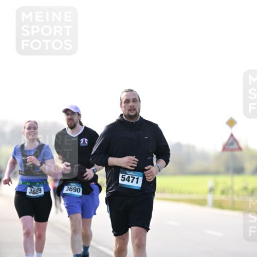 12.04.2026 - 45. Internationalen Wilhelmsburger Insellauf Dr. Thomas Lammeyer http://msf.ph/oto/9451222 12.04.2026 10:48:24 Laufen 3690, 3669, 5471 meine-sportfotos.de