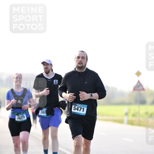 12.04.2026 - 45. Internationalen Wilhelmsburger Insellauf Dr. Thomas Lammeyer http://msf.ph/oto/9451225 12.04.2026 10:48:24 Laufen 369, 3659, 5471 meine-sportfotos.de