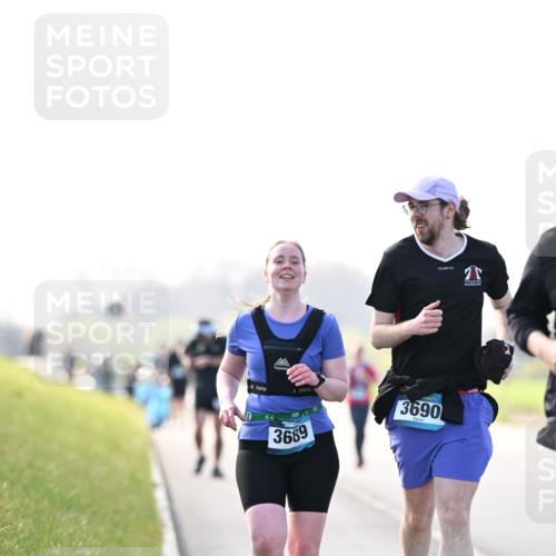 12.04.2026 - 45. Internationalen Wilhelmsburger Insellauf Dr. Thomas Lammeyer http://msf.ph/oto/9451229 12.04.2026 10:48:26 Laufen 3690, 3689 meine-sportfotos.de