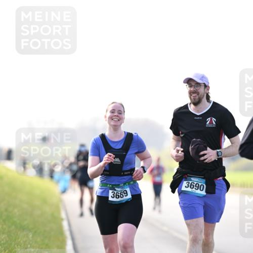 12.04.2026 - 45. Internationalen Wilhelmsburger Insellauf Dr. Thomas Lammeyer http://msf.ph/oto/9451233 12.04.2026 10:48:26 Laufen 3690, 3689 meine-sportfotos.de