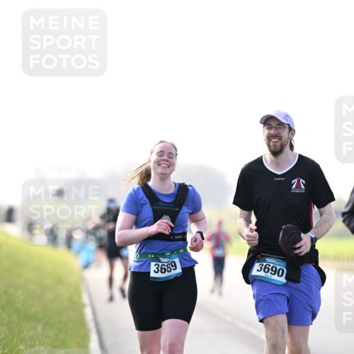 12.04.2026 - 45. Internationalen Wilhelmsburger Insellauf Dr. Thomas Lammeyer http://msf.ph/oto/9451234 12.04.2026 10:48:27 Laufen 3689, 3690 meine-sportfotos.de