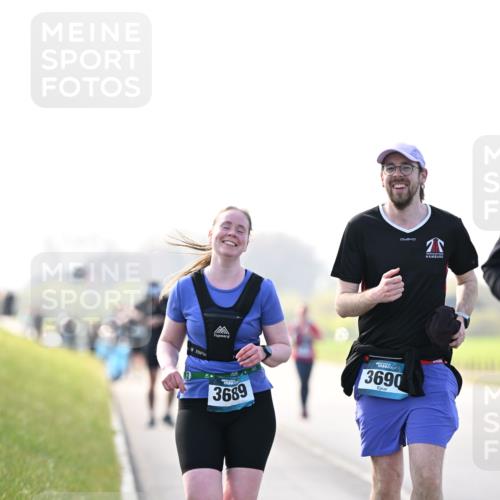 12.04.2026 - 45. Internationalen Wilhelmsburger Insellauf Dr. Thomas Lammeyer http://msf.ph/oto/9451235 12.04.2026 10:48:27 Laufen 3689, 3690 meine-sportfotos.de