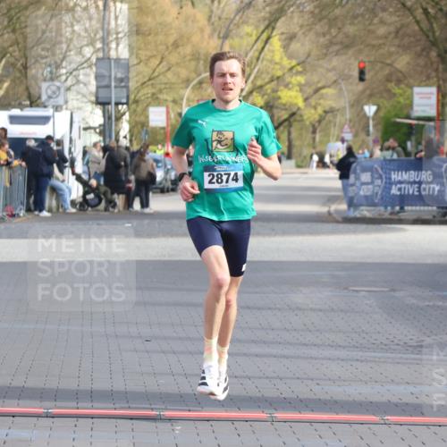 12.04.2026 - 45. Internationalen Wilhelmsburger Insellauf Strokosch-Dieckow http://msf.ph/oto/9451237 12.04.2026 10:10:35 Ziel 2874 meine-sportfotos.de