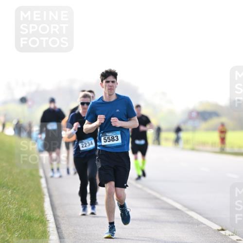 12.04.2026 - 45. Internationalen Wilhelmsburger Insellauf Dr. Thomas Lammeyer http://msf.ph/oto/9451295 12.04.2026 10:49:01 Laufen 300, 2234, 5583 meine-sportfotos.de