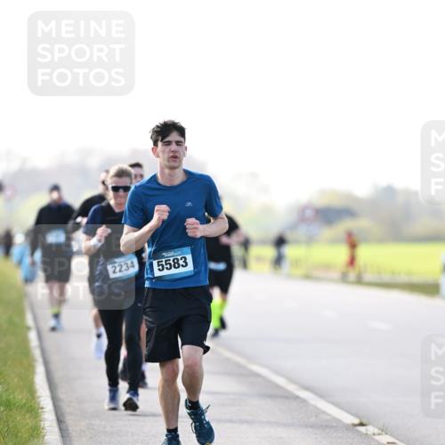 12.04.2026 - 45. Internationalen Wilhelmsburger Insellauf Dr. Thomas Lammeyer http://msf.ph/oto/9451303 12.04.2026 10:49:02 Laufen 2234, 5583 meine-sportfotos.de