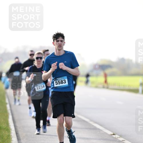 12.04.2026 - 45. Internationalen Wilhelmsburger Insellauf Dr. Thomas Lammeyer http://msf.ph/oto/9451309 12.04.2026 10:49:03 Laufen 2234, 5583 meine-sportfotos.de