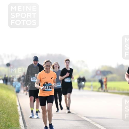 12.04.2026 - 45. Internationalen Wilhelmsburger Insellauf Dr. Thomas Lammeyer http://msf.ph/oto/9451352 12.04.2026 10:49:14 Laufen 305, 3835 meine-sportfotos.de