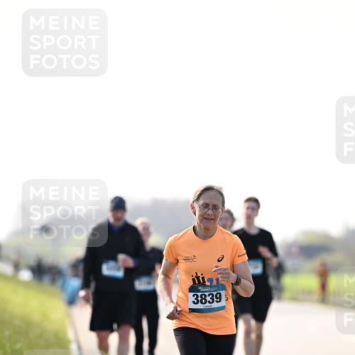 12.04.2026 - 45. Internationalen Wilhelmsburger Insellauf Dr. Thomas Lammeyer http://msf.ph/oto/9451357 12.04.2026 10:49:17 Laufen 45, 3839 meine-sportfotos.de