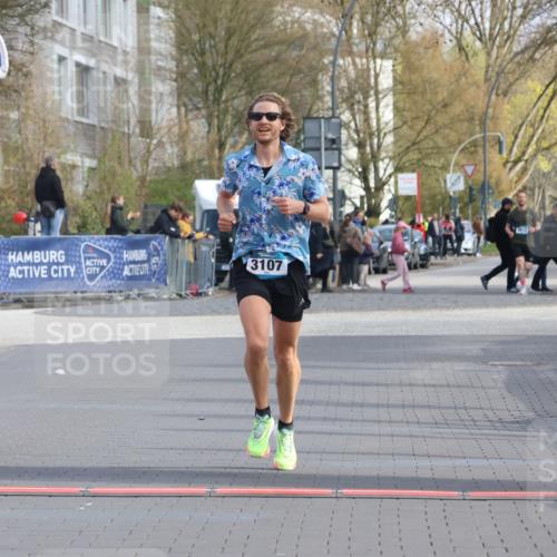 12.04.2026 - 45. Internationalen Wilhelmsburger Insellauf Strokosch-Dieckow http://msf.ph/oto/9451384 12.04.2026 10:11:14 Ziel 3107 meine-sportfotos.de