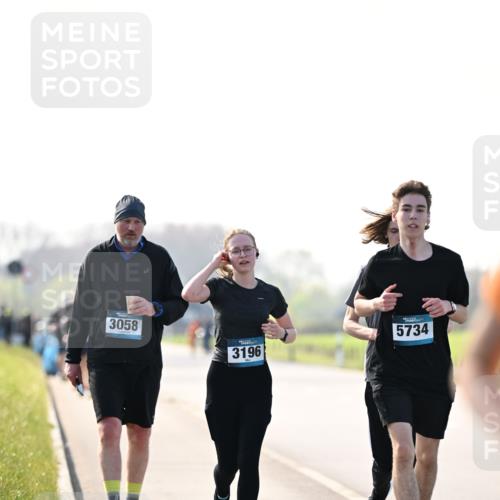 12.04.2026 - 45. Internationalen Wilhelmsburger Insellauf Dr. Thomas Lammeyer http://msf.ph/oto/9451386 12.04.2026 10:49:21 Laufen 3058, 3196, 5734 meine-sportfotos.de
