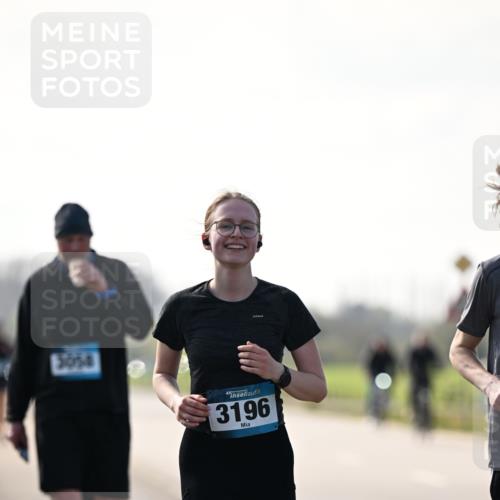 12.04.2026 - 45. Internationalen Wilhelmsburger Insellauf Dr. Thomas Lammeyer http://msf.ph/oto/9451406 12.04.2026 10:49:25 Laufen 305, 3196 meine-sportfotos.de