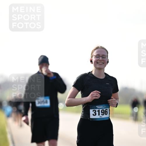 12.04.2026 - 45. Internationalen Wilhelmsburger Insellauf Dr. Thomas Lammeyer http://msf.ph/oto/9451409 12.04.2026 10:49:25 Laufen 5054, 3196 meine-sportfotos.de