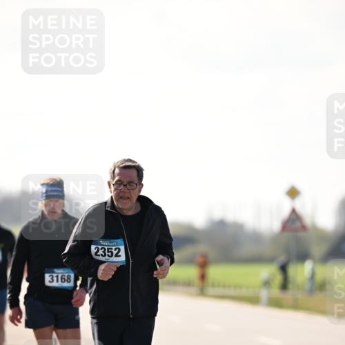 12.04.2026 - 45. Internationalen Wilhelmsburger Insellauf Dr. Thomas Lammeyer http://msf.ph/oto/9451420 12.04.2026 10:49:45 Laufen 3168, 2352 meine-sportfotos.de