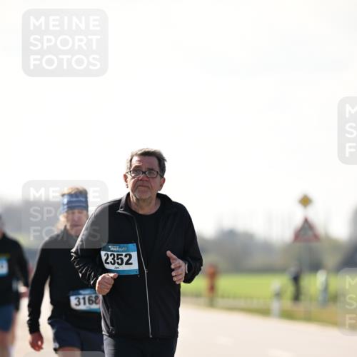 12.04.2026 - 45. Internationalen Wilhelmsburger Insellauf Dr. Thomas Lammeyer http://msf.ph/oto/9451427 12.04.2026 10:49:46 Laufen 3168, 2352 meine-sportfotos.de