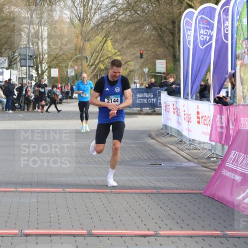 12.04.2026 - 45. Internationalen Wilhelmsburger Insellauf Strokosch-Dieckow http://msf.ph/oto/9451457 12.04.2026 10:11:30 Ziel 2144 meine-sportfotos.de