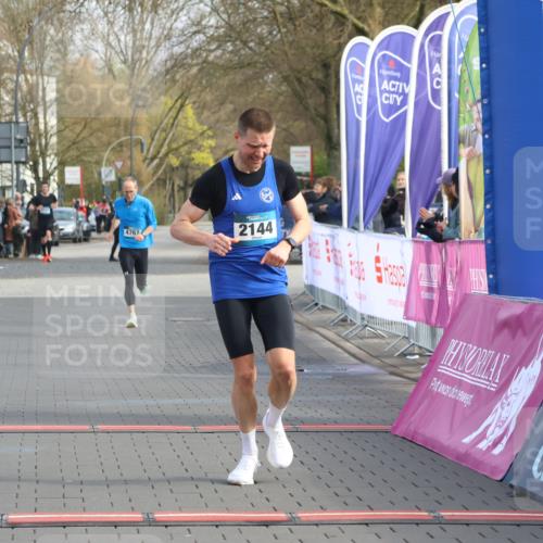 12.04.2026 - 45. Internationalen Wilhelmsburger Insellauf Strokosch-Dieckow http://msf.ph/oto/9451472 12.04.2026 10:11:31 Ziel 2144 meine-sportfotos.de
