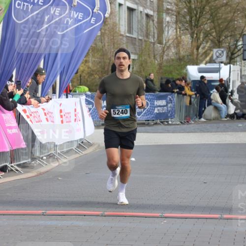 12.04.2026 - 45. Internationalen Wilhelmsburger Insellauf Strokosch-Dieckow http://msf.ph/oto/9451519 12.04.2026 10:13:36 Ziel 5240 meine-sportfotos.de