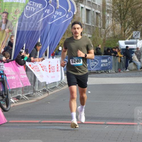 12.04.2026 - 45. Internationalen Wilhelmsburger Insellauf Strokosch-Dieckow http://msf.ph/oto/9451521 12.04.2026 10:13:37 Ziel 5240 meine-sportfotos.de