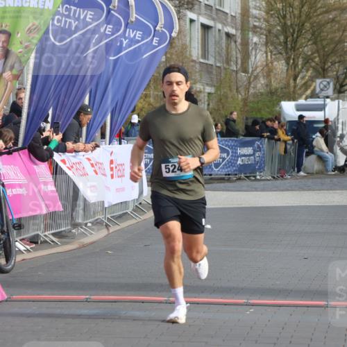 12.04.2026 - 45. Internationalen Wilhelmsburger Insellauf Strokosch-Dieckow http://msf.ph/oto/9451523 12.04.2026 10:13:37 Ziel 5240 meine-sportfotos.de