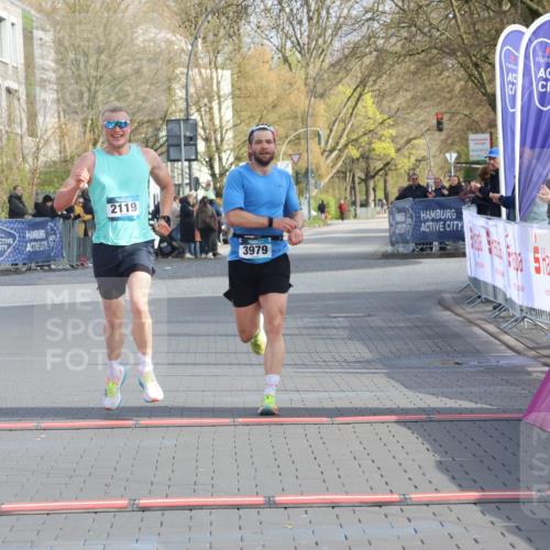 12.04.2026 - 45. Internationalen Wilhelmsburger Insellauf Strokosch-Dieckow http://msf.ph/oto/9451537 12.04.2026 10:14:11 Ziel 2119, 3979 meine-sportfotos.de