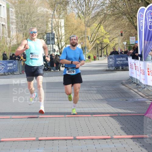 12.04.2026 - 45. Internationalen Wilhelmsburger Insellauf Strokosch-Dieckow http://msf.ph/oto/9451538 12.04.2026 10:14:11 Ziel 2119, 3979 meine-sportfotos.de