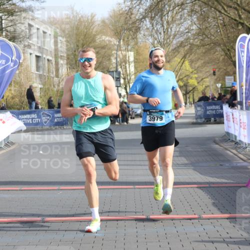 12.04.2026 - 45. Internationalen Wilhelmsburger Insellauf Strokosch-Dieckow http://msf.ph/oto/9451544 12.04.2026 10:14:13 Ziel 2119, 3979 meine-sportfotos.de