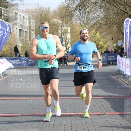 12.04.2026 - 45. Internationalen Wilhelmsburger Insellauf Strokosch-Dieckow http://msf.ph/oto/9451546 12.04.2026 10:14:13 Ziel 2119, 3979 meine-sportfotos.de