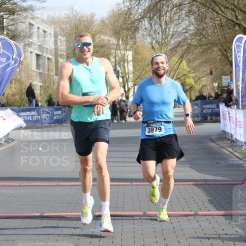 12.04.2026 - 45. Internationalen Wilhelmsburger Insellauf Strokosch-Dieckow http://msf.ph/oto/9451547 12.04.2026 10:14:13 Ziel 2119, 3979 meine-sportfotos.de