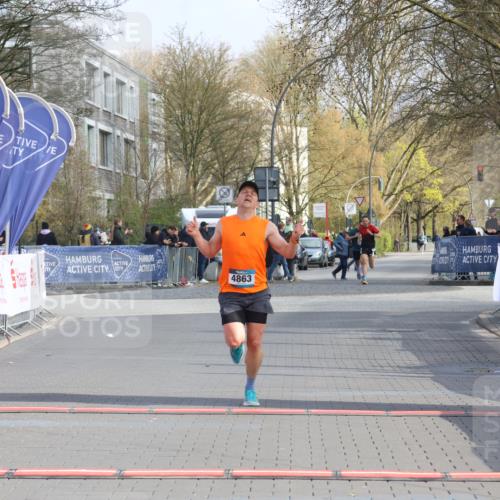 12.04.2026 - 45. Internationalen Wilhelmsburger Insellauf Strokosch-Dieckow http://msf.ph/oto/9451550 12.04.2026 10:15:02 Ziel 4863 meine-sportfotos.de