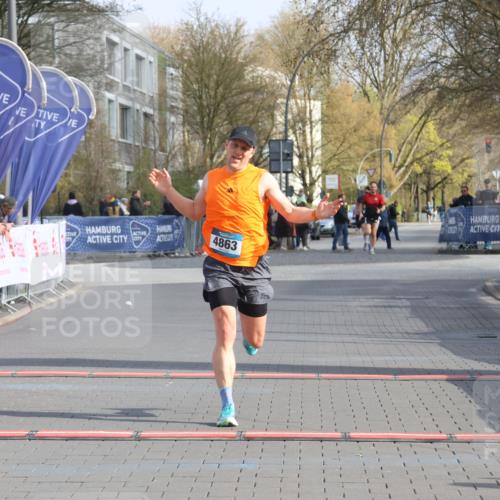 12.04.2026 - 45. Internationalen Wilhelmsburger Insellauf Strokosch-Dieckow http://msf.ph/oto/9451560 12.04.2026 10:15:03 Ziel 4863 meine-sportfotos.de