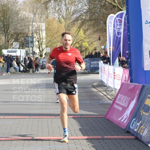 12.04.2026 - 45. Internationalen Wilhelmsburger Insellauf Strokosch-Dieckow http://msf.ph/oto/9451571 12.04.2026 10:15:11 Ziel 4002, 2727 meine-sportfotos.de