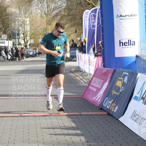 12.04.2026 - 45. Internationalen Wilhelmsburger Insellauf Strokosch-Dieckow http://msf.ph/oto/9451579 12.04.2026 10:15:14 Ziel 4002, 2727 meine-sportfotos.de