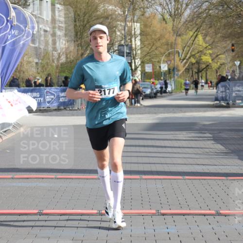 12.04.2026 - 45. Internationalen Wilhelmsburger Insellauf Strokosch-Dieckow http://msf.ph/oto/9451586 12.04.2026 10:15:39 Ziel 2177 meine-sportfotos.de