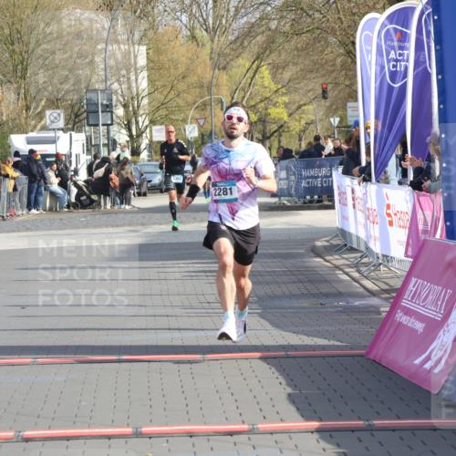 12.04.2026 - 45. Internationalen Wilhelmsburger Insellauf Strokosch-Dieckow http://msf.ph/oto/9451592 12.04.2026 10:15:59 Ziel 2281 meine-sportfotos.de