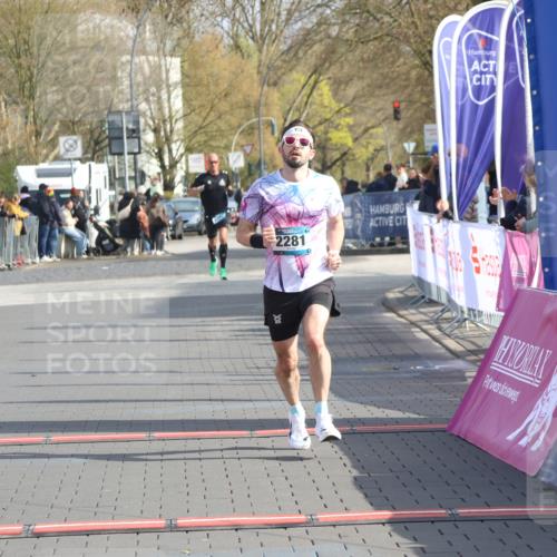 12.04.2026 - 45. Internationalen Wilhelmsburger Insellauf Strokosch-Dieckow http://msf.ph/oto/9451596 12.04.2026 10:15:59 Ziel 2281 meine-sportfotos.de