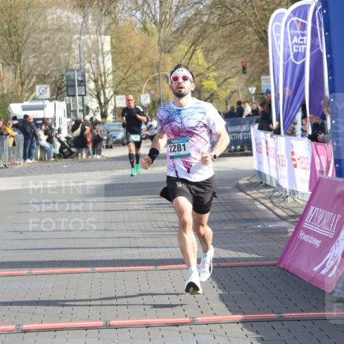 12.04.2026 - 45. Internationalen Wilhelmsburger Insellauf Strokosch-Dieckow http://msf.ph/oto/9451601 12.04.2026 10:15:59 Ziel 2281 meine-sportfotos.de