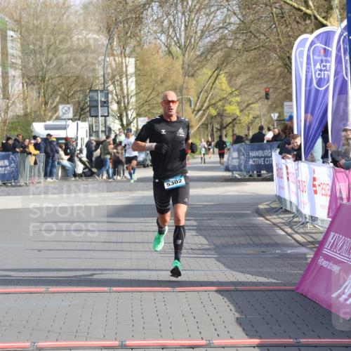 12.04.2026 - 45. Internationalen Wilhelmsburger Insellauf Strokosch-Dieckow http://msf.ph/oto/9451606 12.04.2026 10:16:04 Ziel 2281, 5302 meine-sportfotos.de