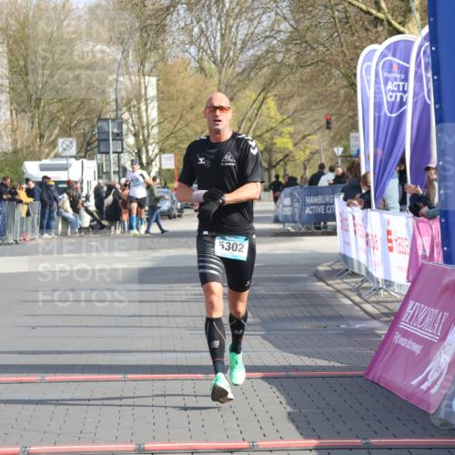 12.04.2026 - 45. Internationalen Wilhelmsburger Insellauf Strokosch-Dieckow http://msf.ph/oto/9451609 12.04.2026 10:16:05 Ziel 5302 meine-sportfotos.de