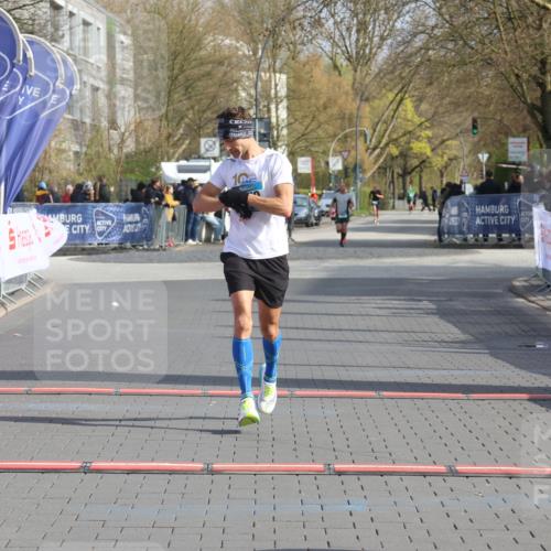 12.04.2026 - 45. Internationalen Wilhelmsburger Insellauf Strokosch-Dieckow http://msf.ph/oto/9451616 12.04.2026 10:16:13 Ziel 2970 meine-sportfotos.de