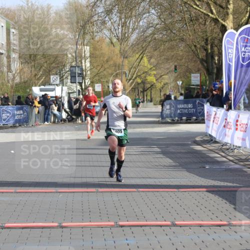 12.04.2026 - 45. Internationalen Wilhelmsburger Insellauf Strokosch-Dieckow http://msf.ph/oto/9451623 12.04.2026 10:16:21 Ziel 2405 meine-sportfotos.de