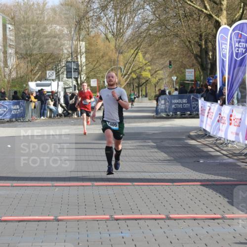 12.04.2026 - 45. Internationalen Wilhelmsburger Insellauf Strokosch-Dieckow http://msf.ph/oto/9451624 12.04.2026 10:16:21 Ziel 2405 meine-sportfotos.de