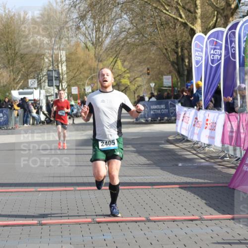 12.04.2026 - 45. Internationalen Wilhelmsburger Insellauf Strokosch-Dieckow http://msf.ph/oto/9451630 12.04.2026 10:16:22 Ziel 2405 meine-sportfotos.de