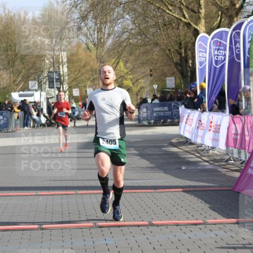 12.04.2026 - 45. Internationalen Wilhelmsburger Insellauf Strokosch-Dieckow http://msf.ph/oto/9451631 12.04.2026 10:16:22 Ziel 2405 meine-sportfotos.de
