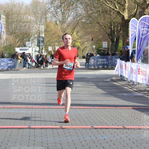 12.04.2026 - 45. Internationalen Wilhelmsburger Insellauf Strokosch-Dieckow http://msf.ph/oto/9451636 12.04.2026 10:16:26 Ziel 2405, 3685 meine-sportfotos.de