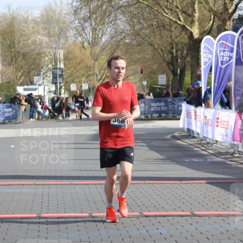 12.04.2026 - 45. Internationalen Wilhelmsburger Insellauf Strokosch-Dieckow http://msf.ph/oto/9451643 12.04.2026 10:16:27 Ziel 2405, 3685 meine-sportfotos.de