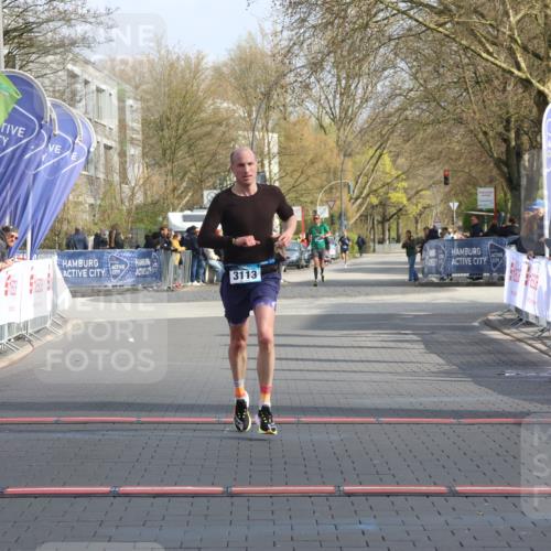 12.04.2026 - 45. Internationalen Wilhelmsburger Insellauf Strokosch-Dieckow http://msf.ph/oto/9451646 12.04.2026 10:16:37 Ziel 3113 meine-sportfotos.de